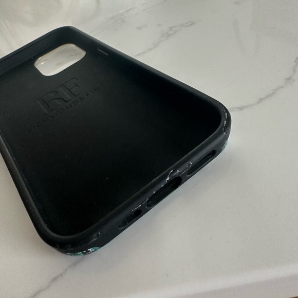 Richmond & Finch Leopard Iphone 12 12 Pro Case - Picture 2 of 6